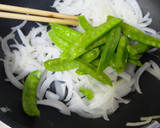 豚肉と絹さやの卵とじ作り方4写真