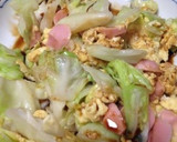 魚肉ソーセージとキャベツの炒めもの作り方3写真