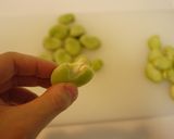 香ばしい香り！ごま油で焼きそら豆作り方2写真