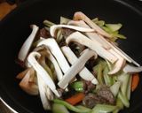 セロリと牛肉のオイスター＆黒コショウ炒め作り方4写真