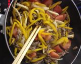 [簡単]彩り鮮やか牛肉トマト醤油炒め作り方5写真