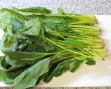 鶏とほうれん草のバジル炒め作り方1写真
