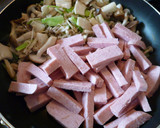 【簡単おかず】スパムときのこのカレー炒め作り方4写真