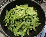 簡単絹さやの塩昆布炒め焦がし醤油味作り方1写真