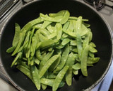 簡単絹さやの塩昆布炒め焦がし醤油味作り方1写真
