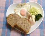 朝食に✿簡単チーズの目玉焼き作り方7写真