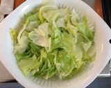 豚ひき肉とレタスのホットサラダ作り方1写真