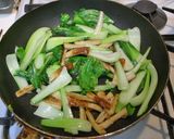 和風であっさり！青梗菜とちくわの醤油炒め作り方4写真