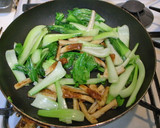 和風であっさり！青梗菜とちくわの醤油炒め作り方4写真