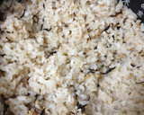 簡単　ひき肉とひじき煮の炊き込みご飯作り方2写真