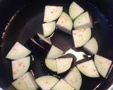 茄子とふんわり卵のコンソメスープ作り方1写真