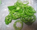 簡単♪鶏肉とピーマンのオリーブ炒め☆作り方1写真