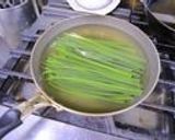 《簡単》ワラビのアク抜き☆重曹で確実に♪作り方8写真