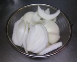◎簡単！新玉ねぎの天かすソース炒め◎作り方1写真