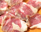 絶品！牛バラの塩麹にんにく漬け作り方2写真