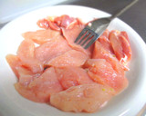簡単！鶏むね肉をしっとり柔らかくする方法作り方1写真