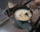 自家製ホワイトソース　カニカマ入り作り方3写真