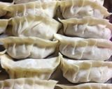 揚げても焼いても美味しいパクチー餃子☆作り方3写真