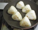 カリッと香ばしいガーリック焼おにぎり作り方7写真