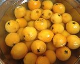旬の美味しさをギュッ♪びわジャム作り方1写真