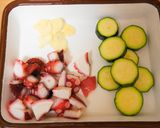 タコとズッキーニのピリ辛パスタ作り方1写真
