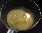 アスパラと　とろけるチーズのお味噌汁♫作り方2写真