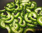 手軽にもうひと品！ゴーヤのごま油炒め作り方1写真