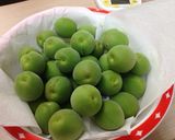 青梅のしょっぱいカリカリ漬け作り方1写真