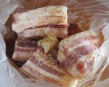 豚バラのハチミツ塩麹焼き・ラーマヨ添え作り方1写真