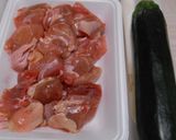 若鶏もも肉とズッキーニのしょうゆ糀炒め作り方1写真