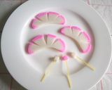 父の日・キャラ弁に♪かまぼこで紫陽花の花作り方3写真