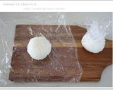 簡単キャラ弁＊てるてる坊主ラップおにぎり作り方1写真