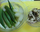 夏の小鉢(オクラと手毬麩)　作り方1写真