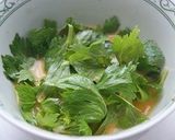 セロリの葉のピリ辛スクランブルエッグ作り方2写真