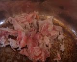 もやしと小間肉の具たくさんみそ汁作り方1写真
