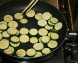 ズッキーニと大豆のガーリックトマト作り方4写真