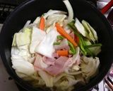 残り野菜とベーコンのミルク味噌汁作り方4写真