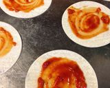 餃子の皮☆子供喜ぶ簡単ピザ煎餅おやつまみ作り方2写真