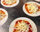 餃子の皮☆子供喜ぶ簡単ピザ煎餅おやつまみ作り方3写真