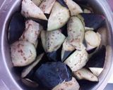 茄子とキムチと鶏のむね肉の炒め物作り方1写真