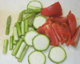 彩り鮮やか・夏野菜の焼きそば作り方1写真
