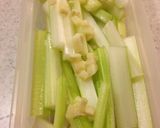 シャキシャキおいしい☆セロリの漬物作り方1写真