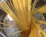 簡単!ウインナーと水菜のガーリックパスタ作り方1写真