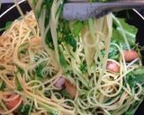 簡単!ウインナーと水菜のガーリックパスタ作り方9写真