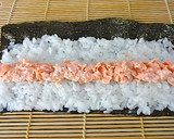 鮭とマヨネーズで海苔巻き☆お弁当作り方3写真