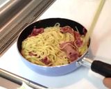インスタントラーメンで作るカルボナーラ作り方5写真