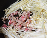 安いステーキ肉が簡単に絶品もやし炒め添え作り方4写真