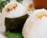 残り物リメイク*餃子おにぎり*作り方3写真