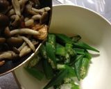オクラとしめじの焦がしニンニク風作り方4写真