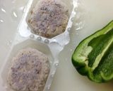 お弁当に♪冷凍ハンバーグでピーマン肉詰め作り方1写真